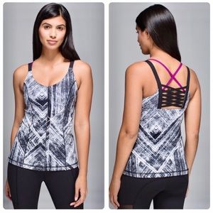 Lululemon Hot To Street Heat Wave Graphic Bra Tank
